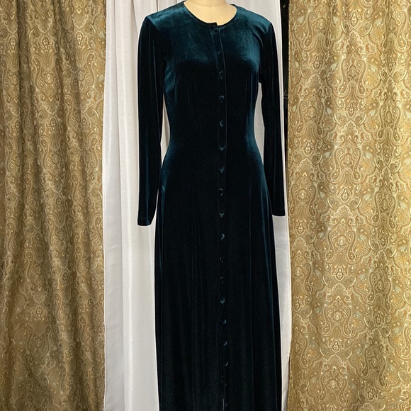 Maxi button down gown - Picture 4 of 11